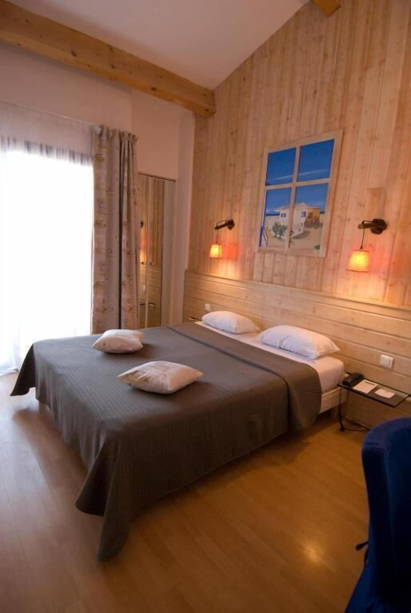 Hotel Le Phoebus Garden & Spa 格吕桑 外观 照片